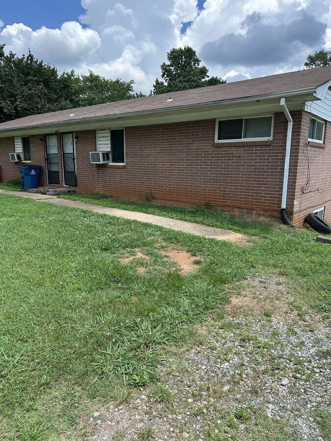 Photo - 4390 Sawmills School Rd