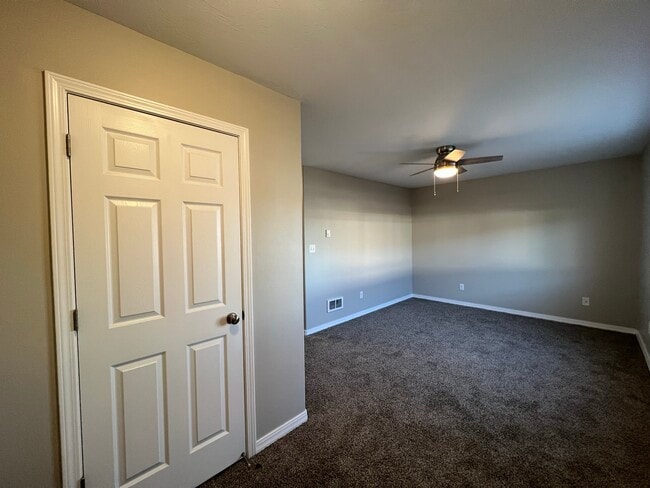 Photo - 400 Energy Dr Unit Apt 1