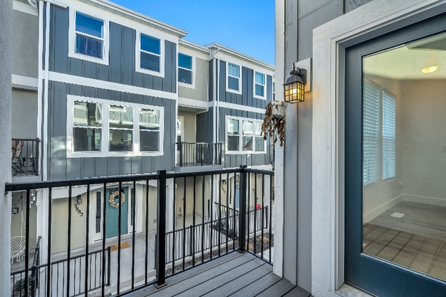 Photo - 3839 Kinglassie Ln