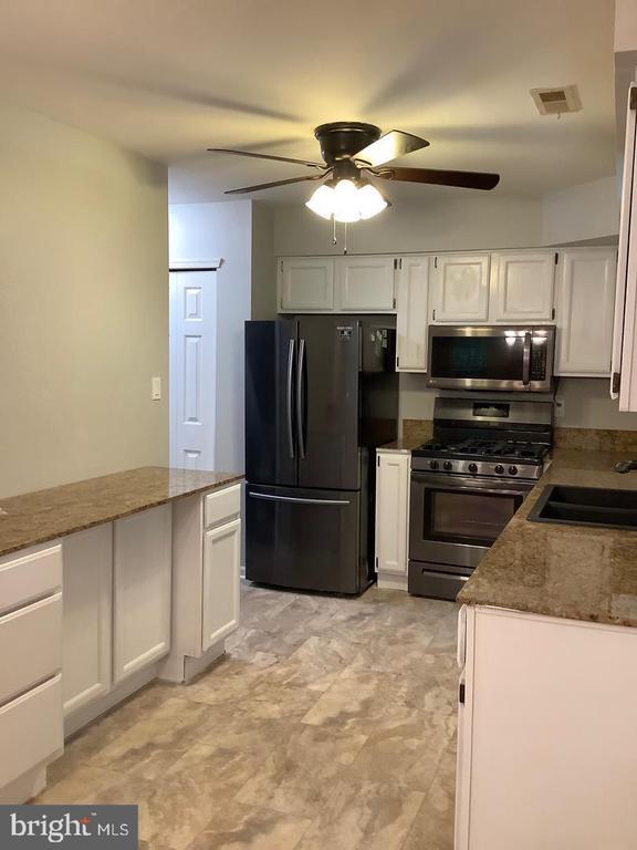 Building Photo - 235 Balin Ct