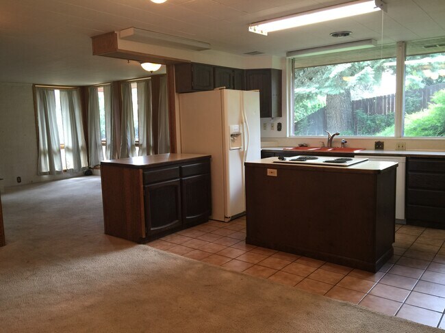 Photo - 1630 NE Gaines Rd