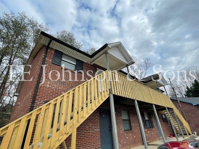 Building Photo - Markwood Apartment Unit 2404 Markwood C