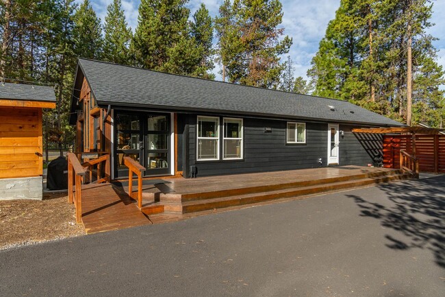 Photo - Fully furnished corner property south of Sunriver