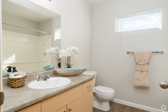 3BR, 2BA - 1168SF - Bathroom