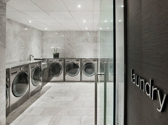 Photo - 330 E 56th St Unit ID402111P