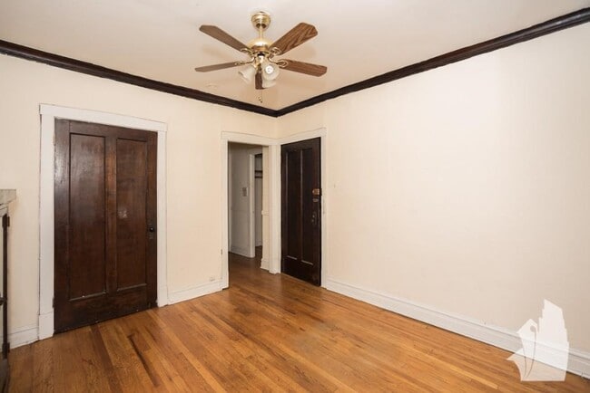 Photo - 4846 N Rockwell St Unit 3