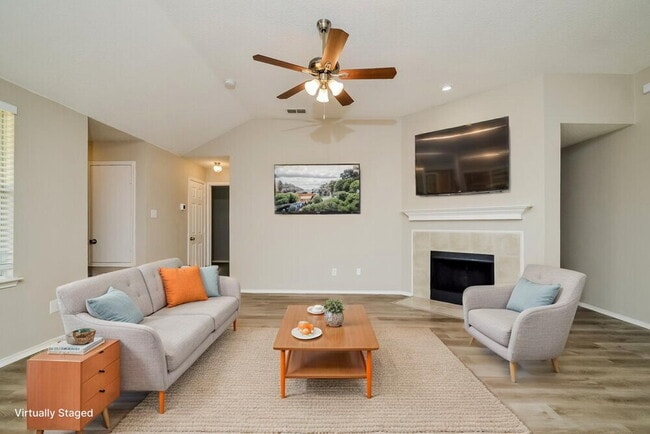 Photo - 1620 Logan Dr