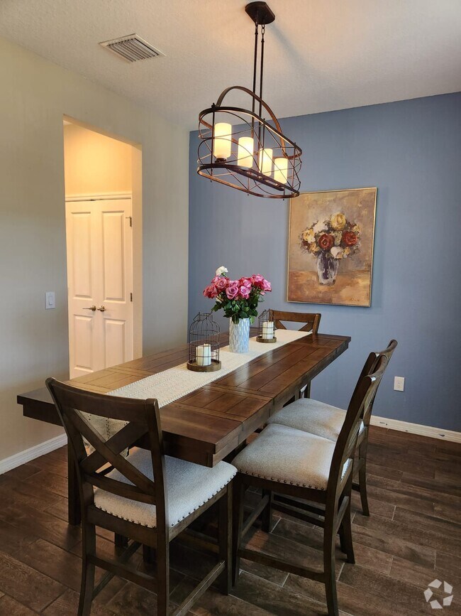 Building Photo - 6331 Laurelcrest Gln Rental