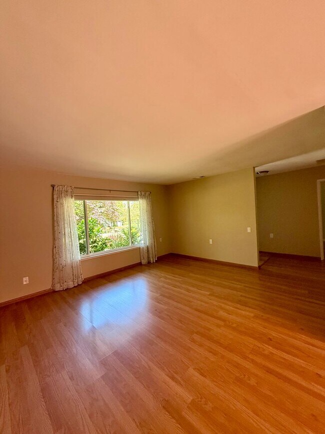 Photo - 3128 Tice Creek Dr