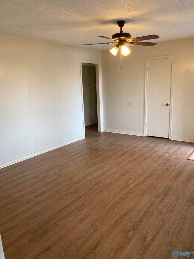 Photo - 3205 Hillandale Rd NW