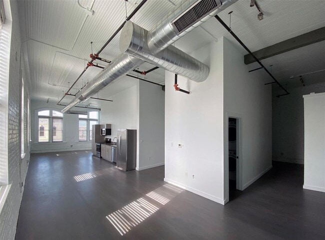 Photo - 102 E 2nd St Unit 205