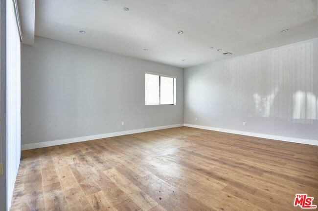 Photo - 13928 Bessemer St Unit 1