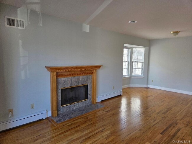 Photo - 117 Manorhaven Blvd