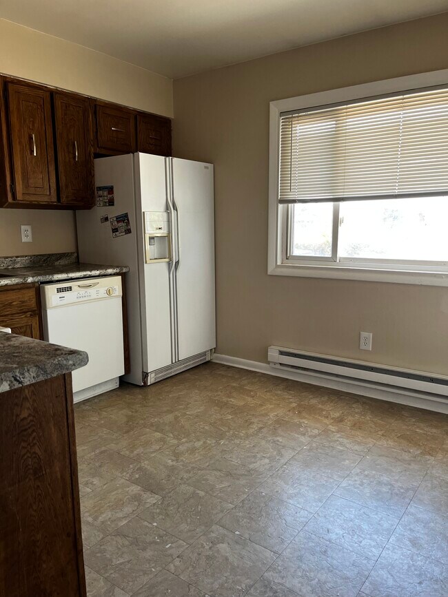 Kitchen - 750 S 4th St Unit 3
