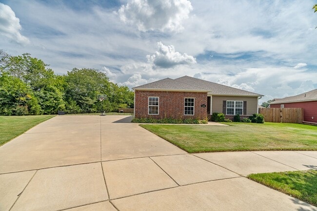 Photo - 3 Bedroom 2 Bath West Fay Home w/HUGE Backyard!