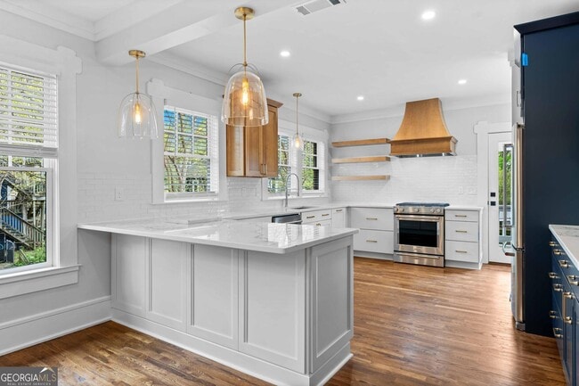 Photo - 795 St Charles Ave NE