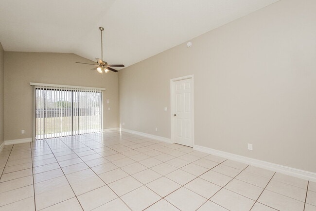 Photo - 297 Chicago Woods Cir