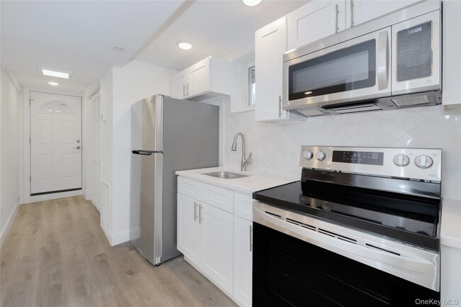 Building Photo - 29 Elm St Unit Lower