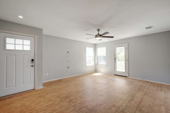 Photo - Charming 3BR / 2BA Rental with Fenced Yard & Covered Deck