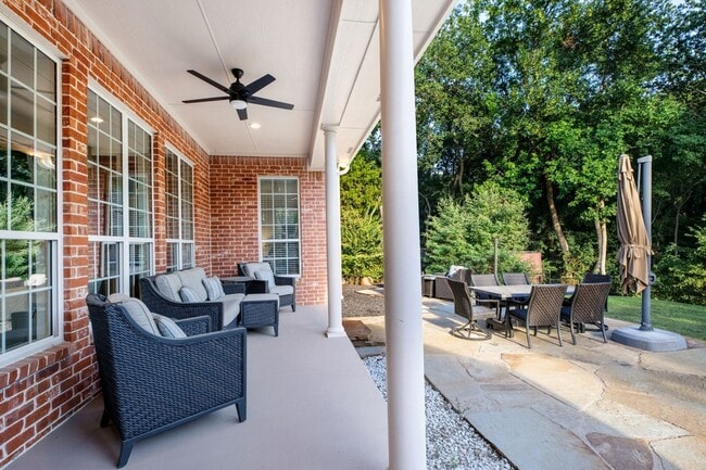 5 Meadowbrook Cir