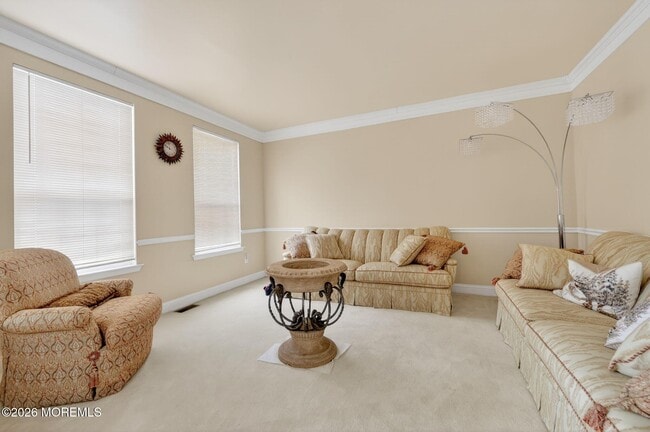 Photo - 153 Sandra Way