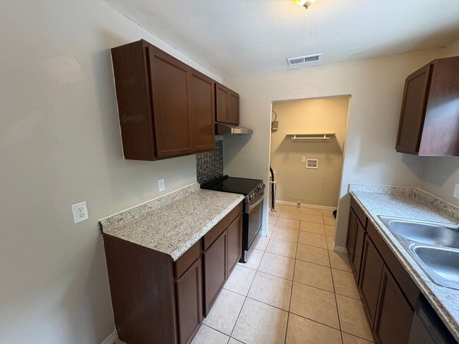 Photo - 3 Bed / 2 Bath Single-Family Home Near Downtown Eustis