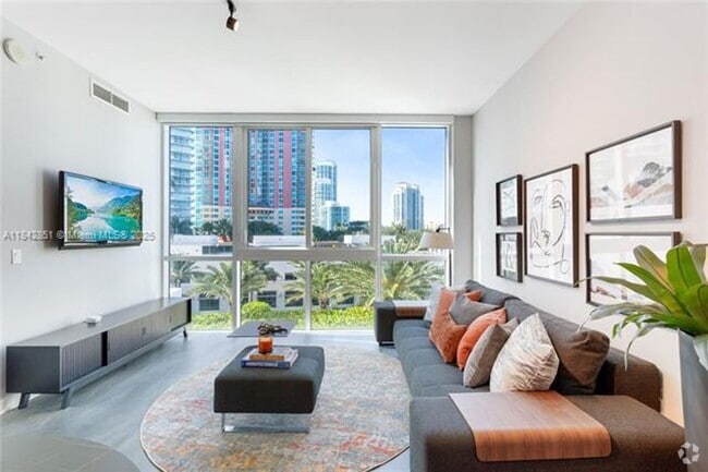 Building Photo - 50 South Pointe Dr Unit 50 S Pointe Dr  609 Rental