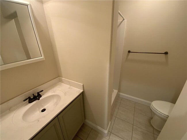 Photo - 210 Meridian Wy