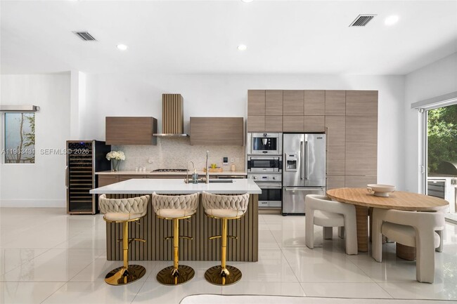 Photo - 18935 Atlantic Blvd