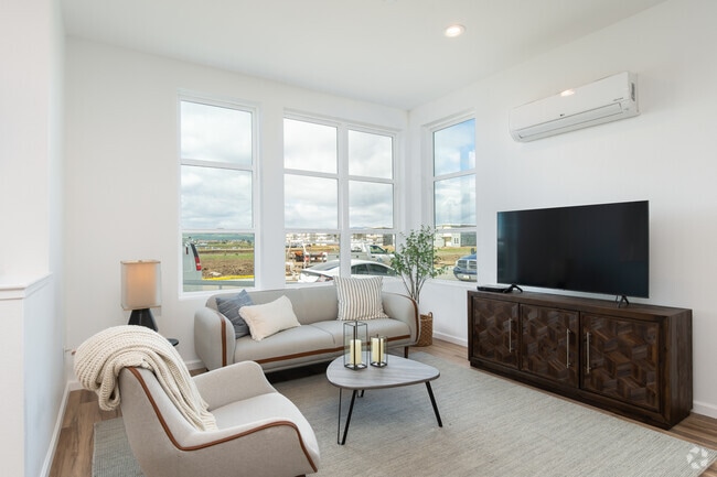 3BR, 2.5BA - 1872SF