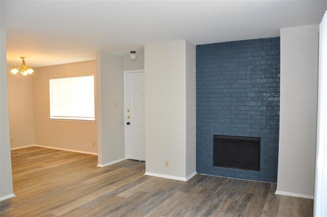 Photo - 10810 Topperwein Dr