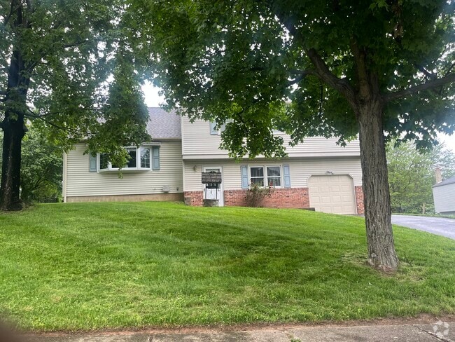 Building Photo - 2133 Dapple Dr Rental