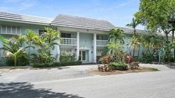 Building Photo - 1200 Mariposa Ave Unit D 204 Rental