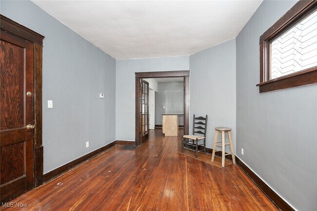 Photo - 6911 Franklin Blvd