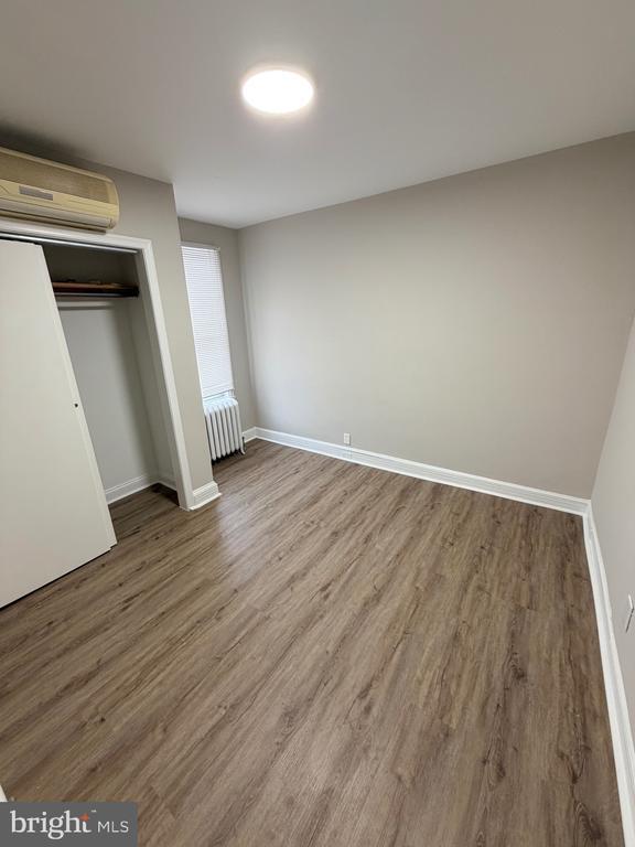 Photo - 2917 W Girard Ave