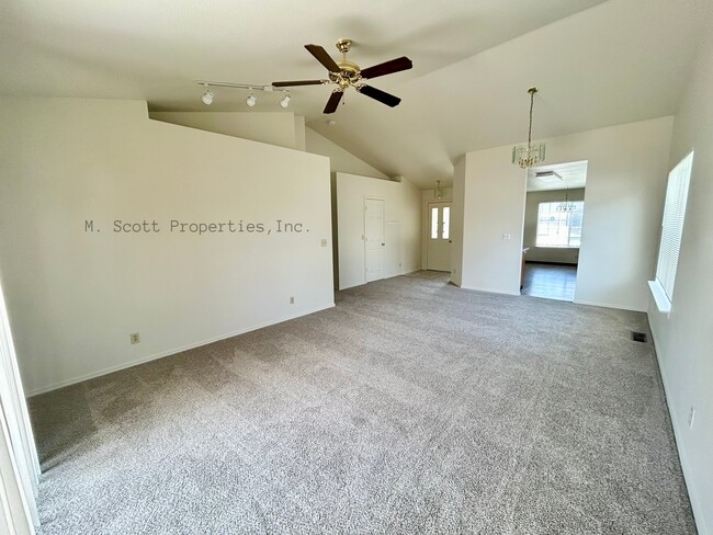 Photo - 1449 N Marion Russell Dr