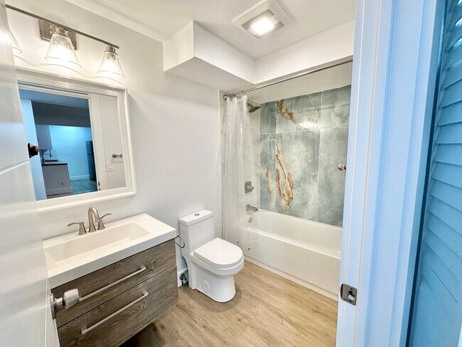 Photo - 470 NW 20th St Unidad 212