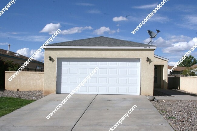 Nice 3 Bedroom, 2 Bathroom, 2 Car Garage a... - Nice 3 Bedroom, 2 Bathroom, 2 Car Garage a... House