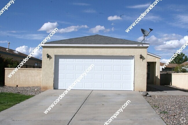 Building Photo - Nice 3 Bedroom, 2 Bathroom, 2 Car Garage a... Rental