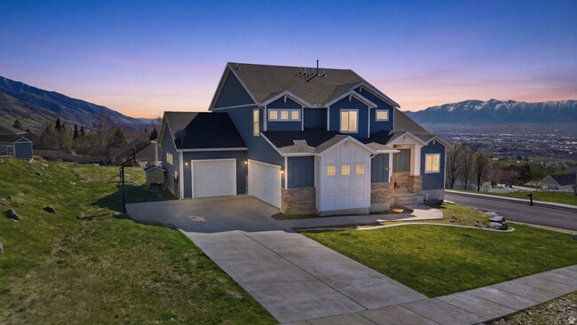 Building Photo - 1888 Palomino Cir
