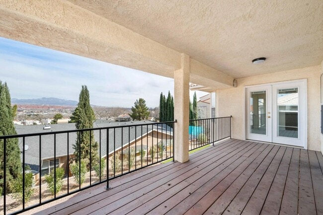 Building Photo - 4 Bedroom Retreat Overlooking Snow Canyon ... Rental