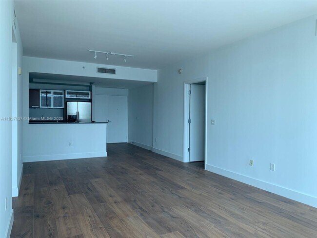 Photo - 3131 NE 188th St Unidad 2-909