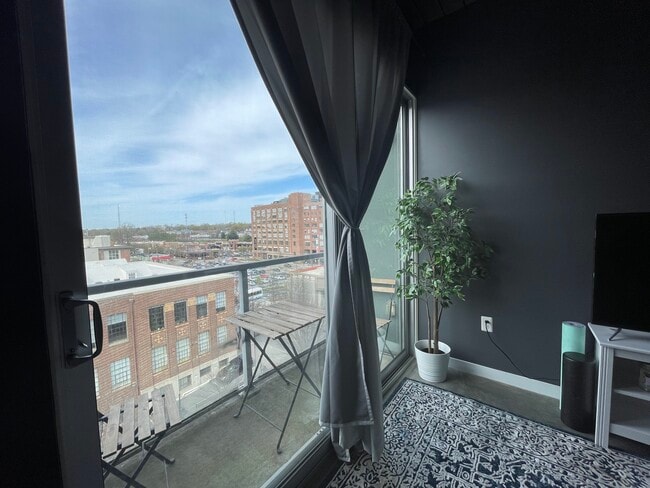 Photo - 620 Glen Iris Dr NE Unit Ponce Springs Lofts