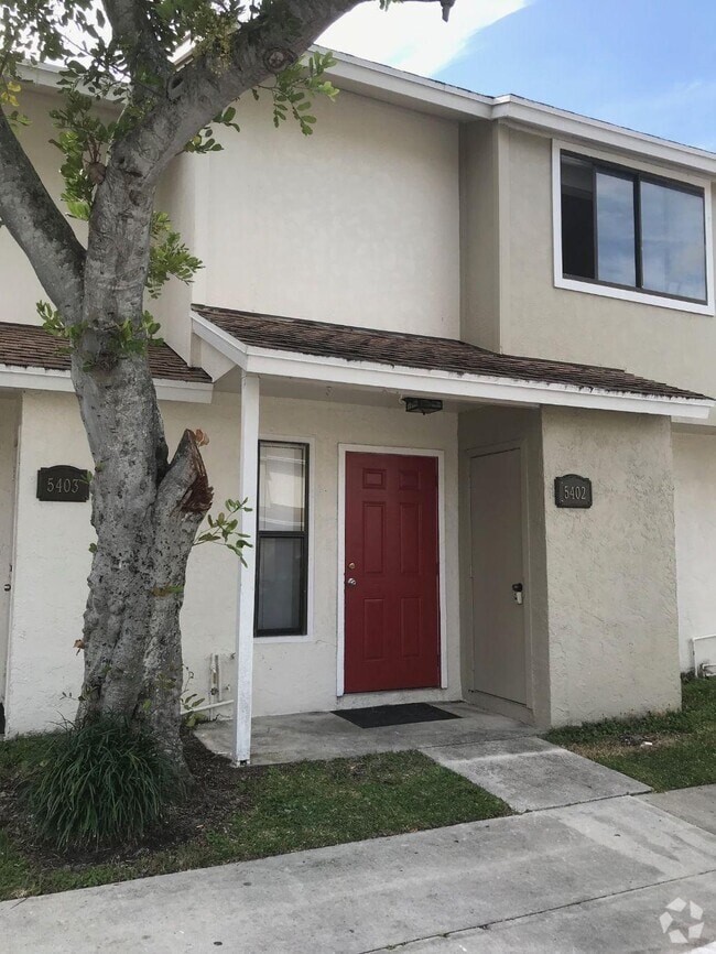 Building Photo - 5402 Bayside Dr Rental