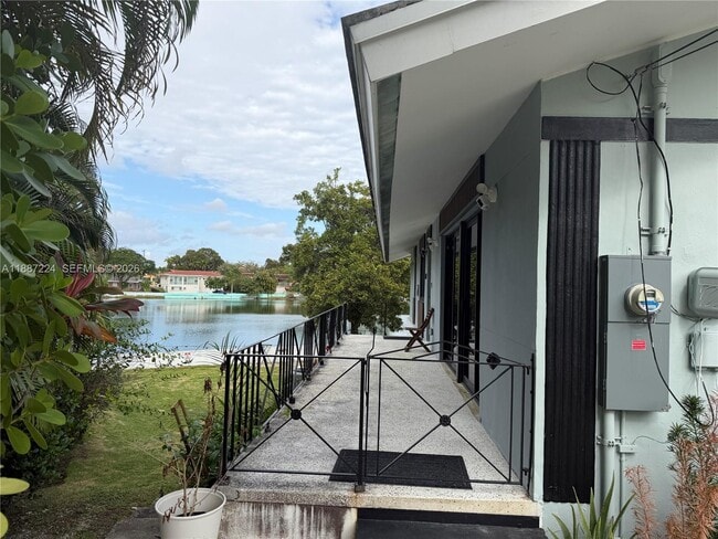 Photo - 425 NE 103rd St