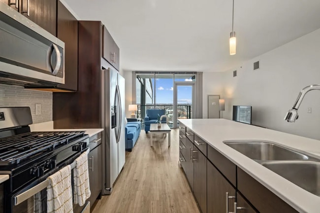 Building Photo - 3801 N Halsted St Rental