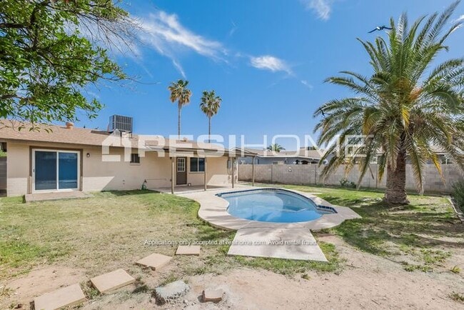 Photo - 47 E Indigo St