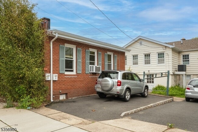 Photo - 214 Woodcliff Ave House