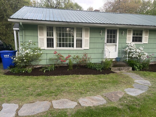 Photo - 37 Huntington Rd