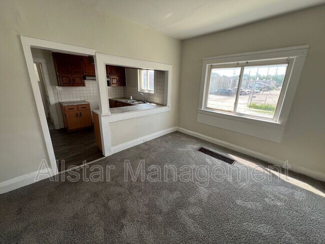 Photo - 3361 W 84th St Unidad Down